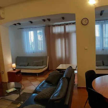 Vuzar Apartman