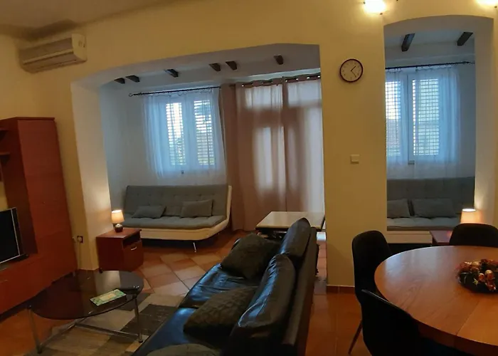 Vuzar Apartment